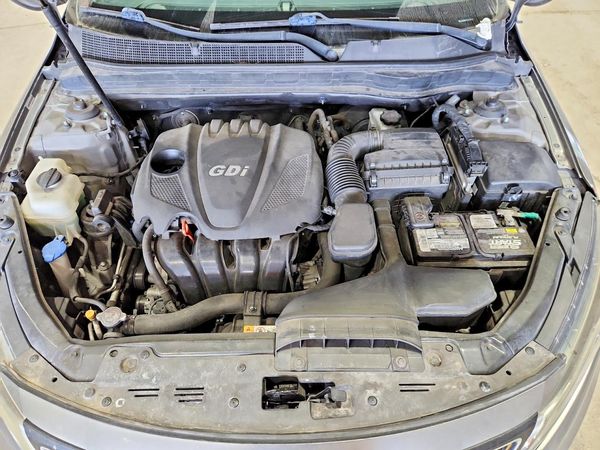 2015 KIA OPTIMA GL(Middle-low grade) — Engine bay