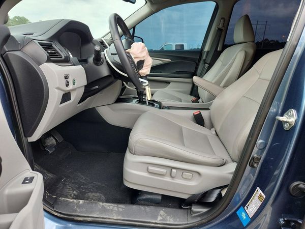 2017 HONDA PILOT EXL — DENT