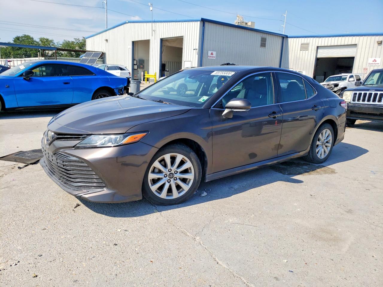 2018 TOYOTA CAMRY L/LE/SE/XLE — Front 3/4