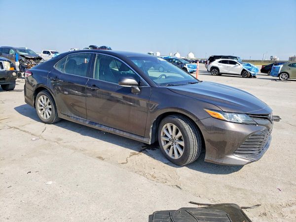 2018 TOYOTA CAMRY L/LE/SE/XLE — Passenger 3/4