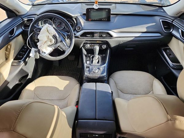 2018 MAZDA CX-9 Touring — CKPT