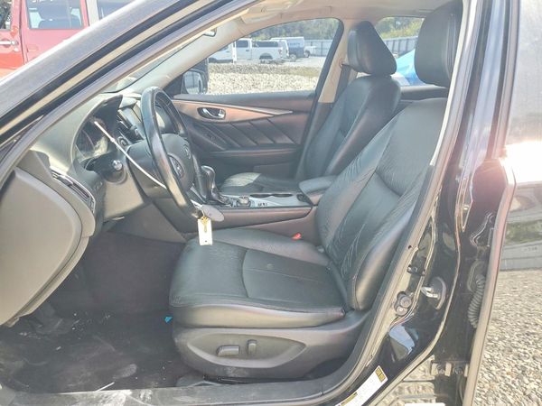 2015 INFINITI Q50 — DENT