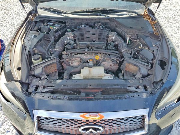 2015 INFINITI Q50 — Engine bay