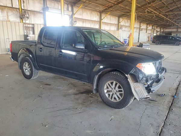 2021 NISSAN FRONTIER Crew Cab — Passenger 3/4