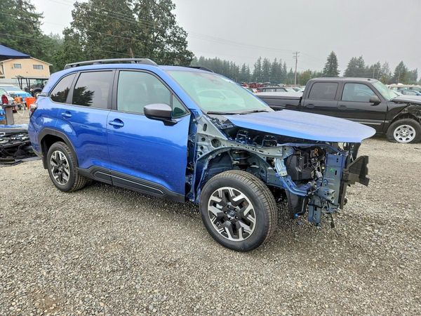 2026 SUBARU FORESTER Premium — Passenger 3/4
