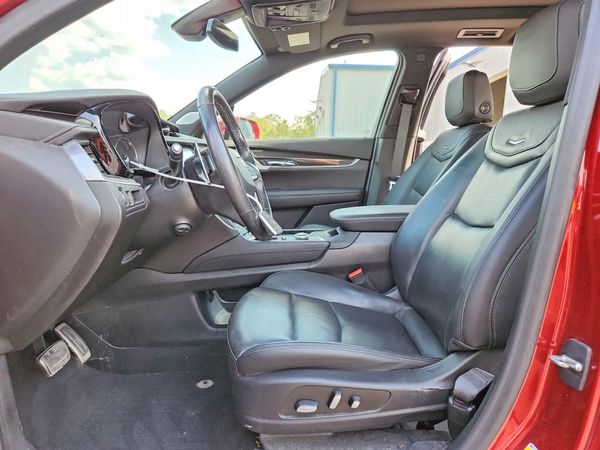 2020 CADILLAC XT6 — DENT