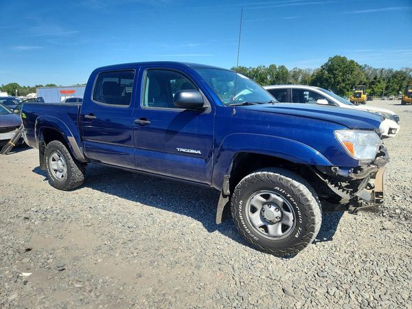 2014 TOYOTA TACOMA Delux Grade — Passenger 3/4