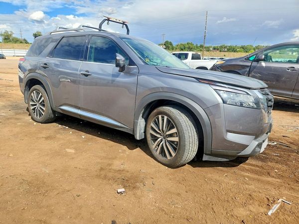 2025 NISSAN PATHFINDER Platinum — Passenger 3/4