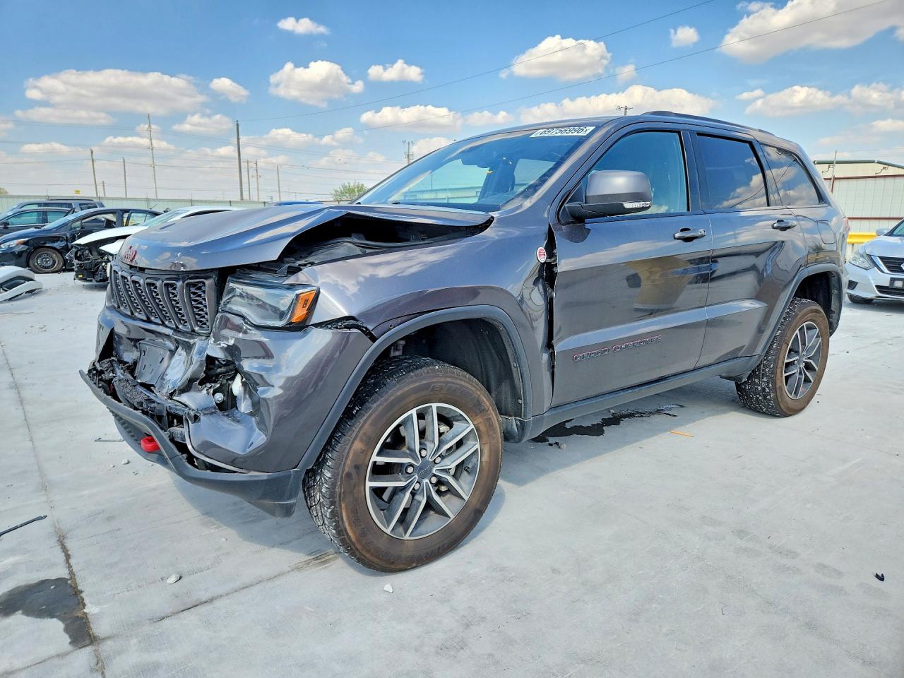 2019 JEEP GRAND CHEROKEE — Front 3/4