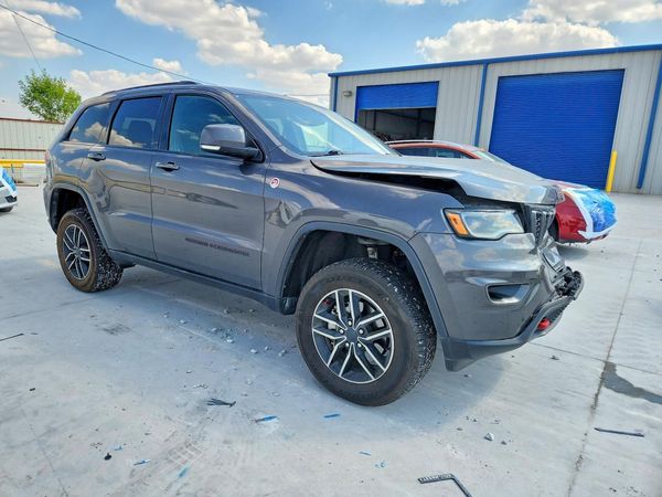 2019 JEEP GRAND CHEROKEE — Passenger 3/4