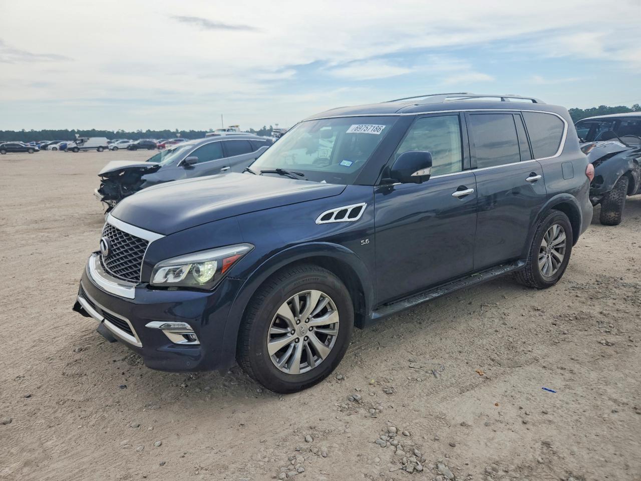 2017 INFINITI QX80 — Front 3/4