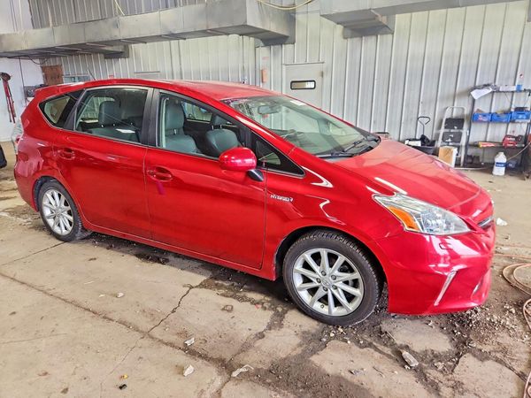 2013 TOYOTA PRIUS — Passenger 3/4
