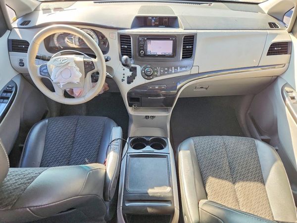 2014 TOYOTA SIENNA — CKPT