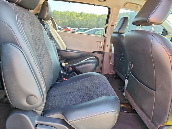 2014 TOYOTA SIENNA — PSRS