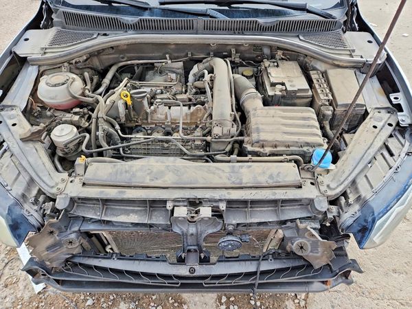 2019 VOLKSWAGEN JETTA — Engine bay