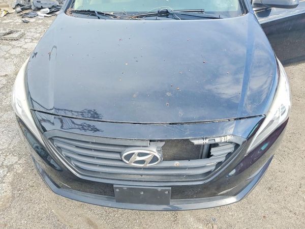 2017 HYUNDAI SONATA SE, Eco — Engine bay