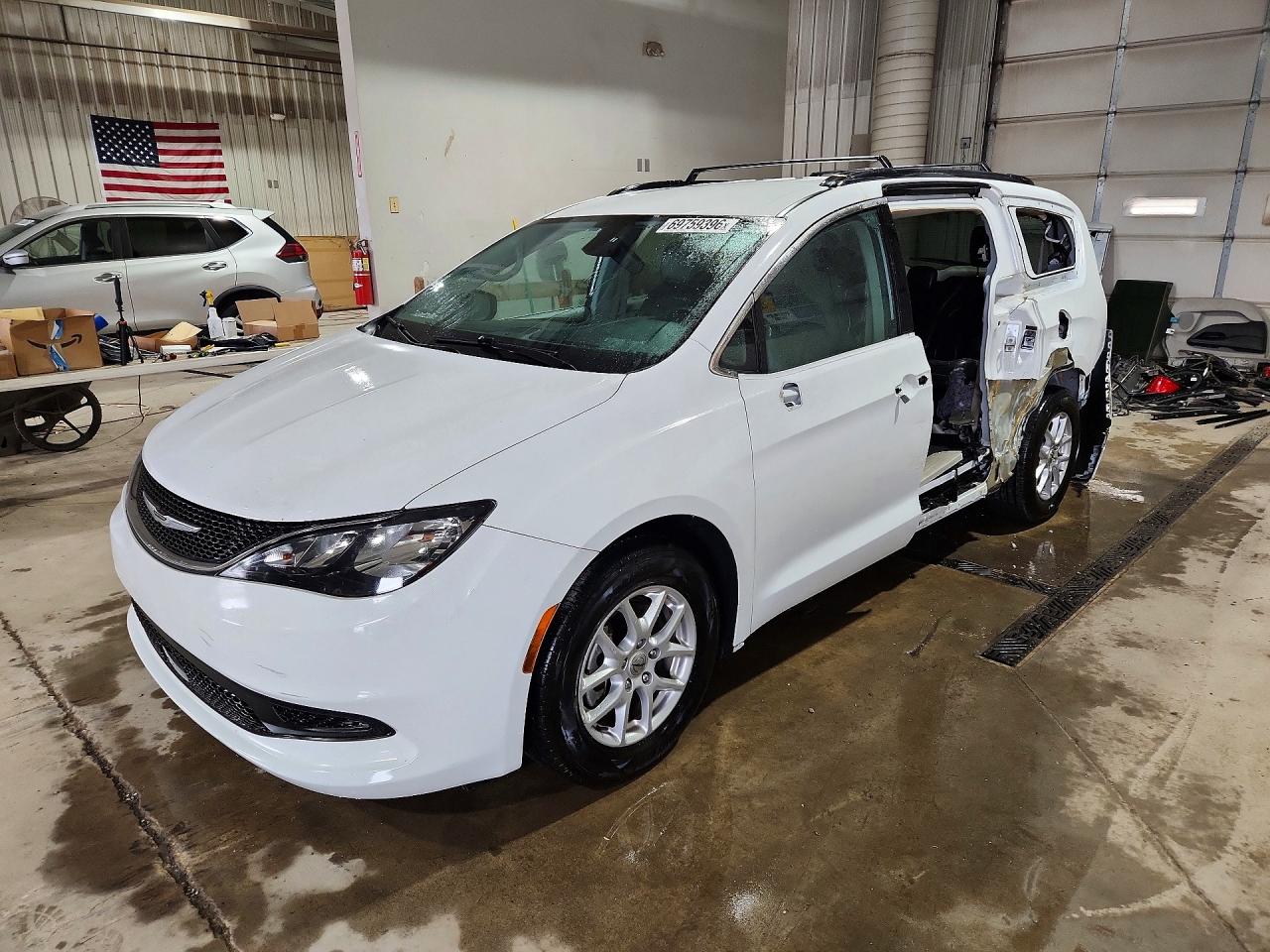 2021 CHRYSLER VOYAGER LXI — Front 3/4