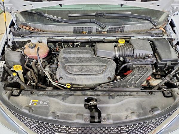 2021 CHRYSLER VOYAGER LXI — Engine bay