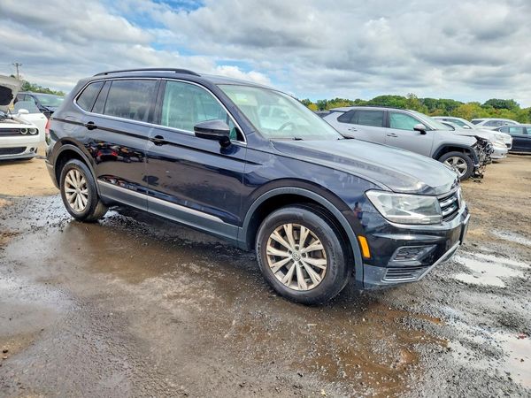 2018 VOLKSWAGEN TIGUAN SE, 4Motion SEL — Passenger 3/4