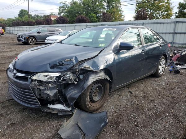 2015 TOYOTA CAMRY — DSFA — Front 3/4