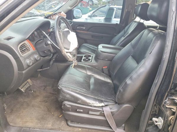 2012 CHEVROLET SUBURBAN LT — DENT