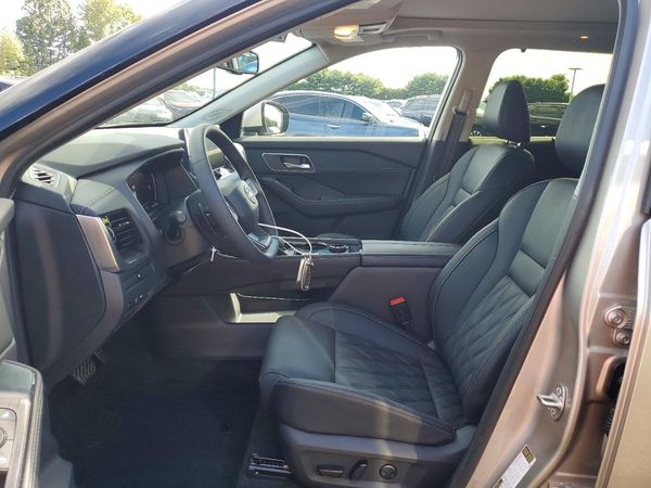 2026 NISSAN ROGUE Platinum — DENT