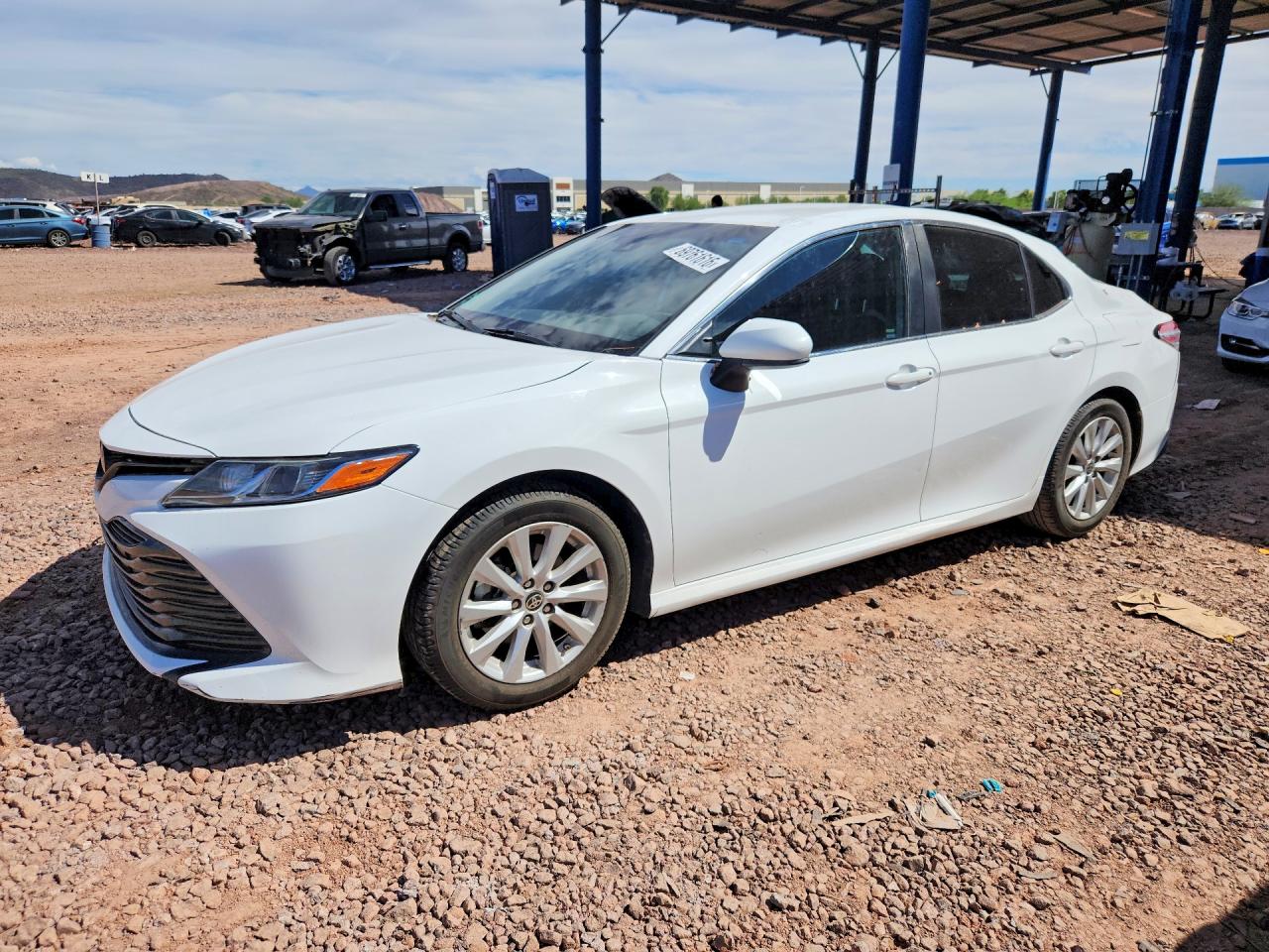 2020 TOYOTA CAMRY LE — Front 3/4