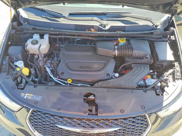 2025 CHRYSLER PACIFICA — Engine bay