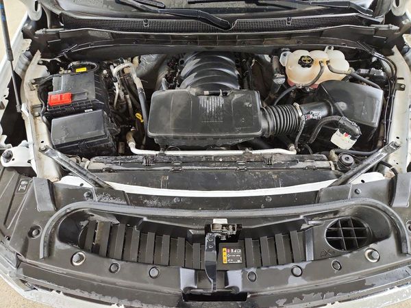 2024 CHEVROLET TAHOE LT — Engine bay