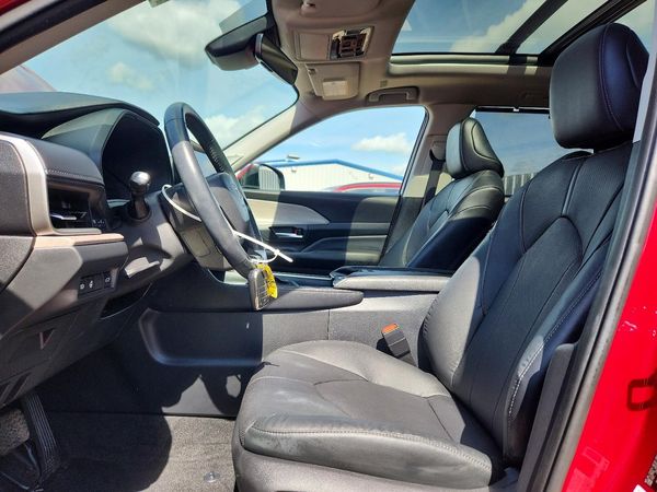 2024 TOYOTA GRAND HIGHLANDER — DENT