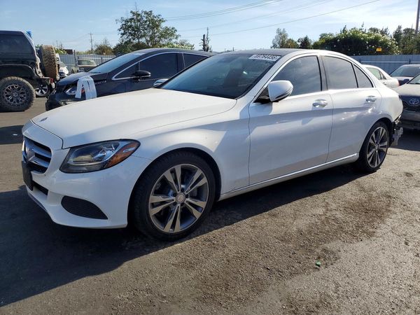 2016 MERCEDES-BENZ C C300 — Front 3/4