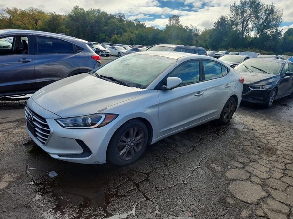 2018 HYUNDAI ELANTRA — Front 3/4