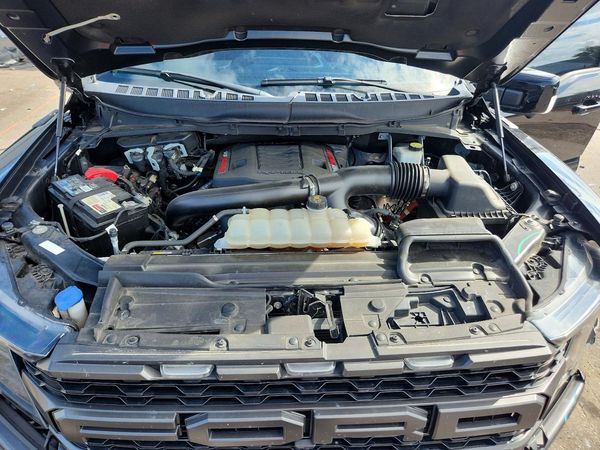 2023 FORD F150 SuperCrew-Raptor — Engine bay