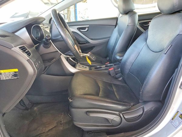 2012 HYUNDAI ELANTRA GLS(Middle grade) — DENT
