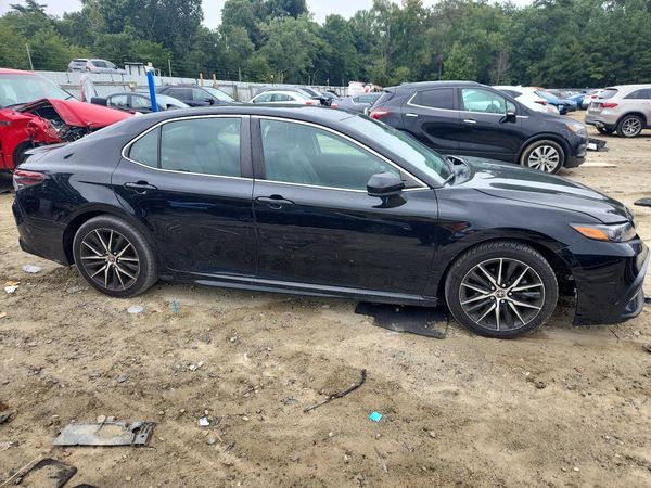 2021 TOYOTA CAMRY SE — Passenger 3/4