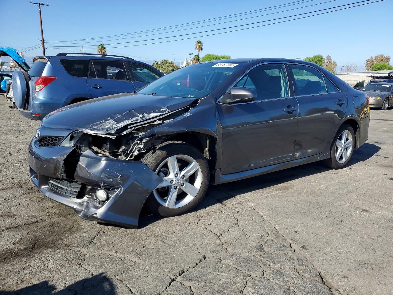 2013 TOYOTA CAMRY — Front 3/4