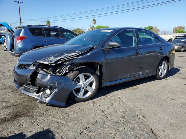 2013 TOYOTA CAMRY — Front 3/4