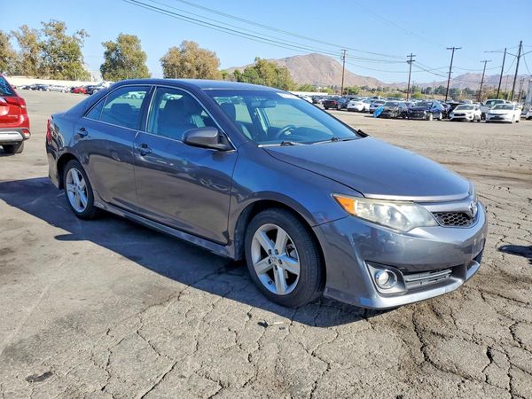 2013 TOYOTA CAMRY — Passenger 3/4