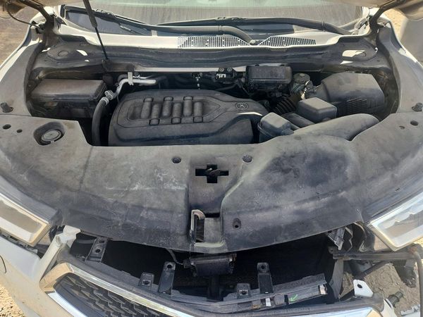 2017 ACURA MDX SH-AWD (Advance) — Engine bay