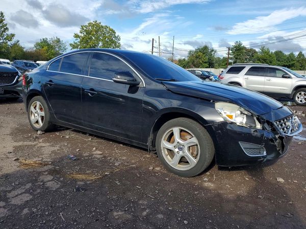 2012 VOLVO S60 — Passenger 3/4