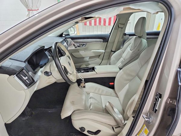 2024 VOLVO S90 — DENT