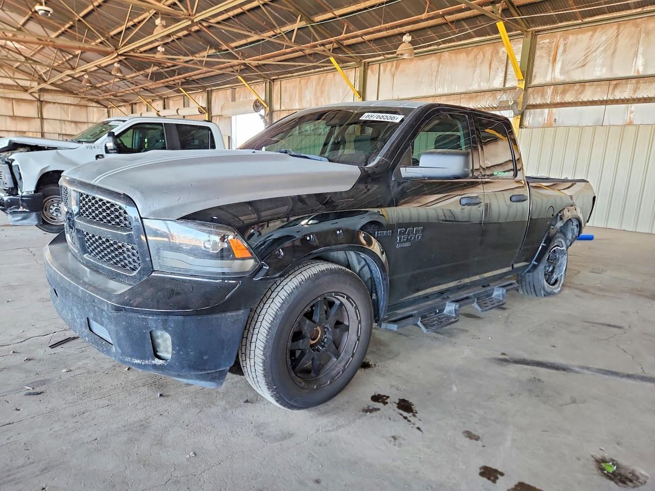 2019 RAM 1500 CLASSIC Tradesman, ST — Front 3/4