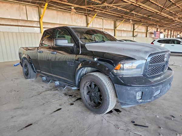 2019 RAM 1500 CLASSIC Tradesman, ST — Passenger 3/4