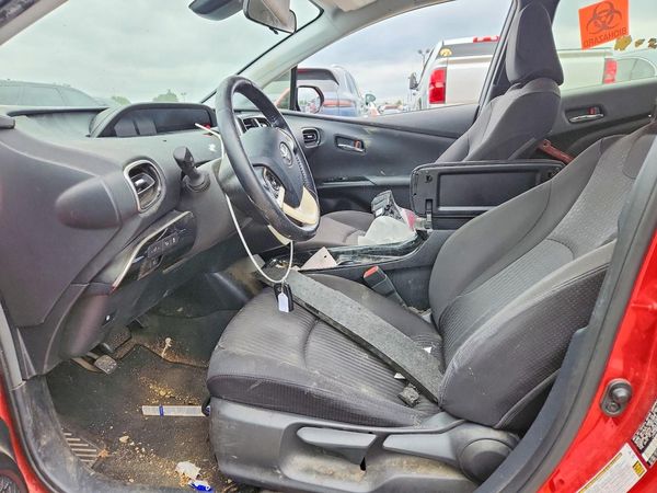 2018 TOYOTA PRIUS — DENT