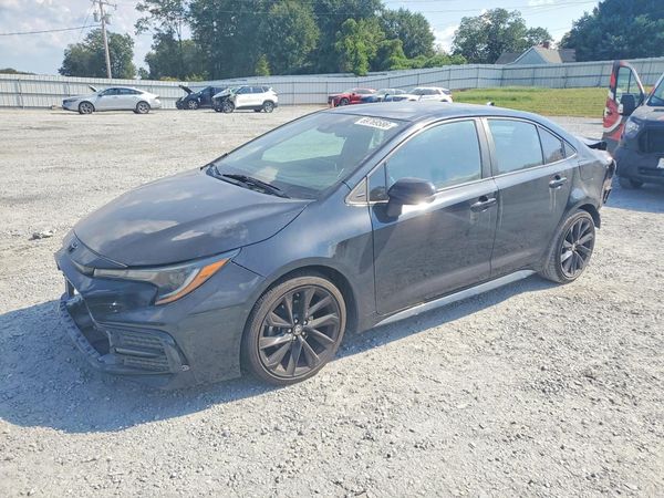 2020 TOYOTA COROLLA SE, CVT — Front 3/4