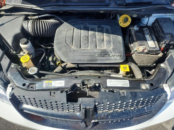 2019 DODGE GRAND CARAVAN GT — Engine bay
