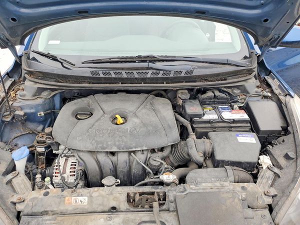 2015 HYUNDAI ELANTRA GLS(Middle) — Engine bay