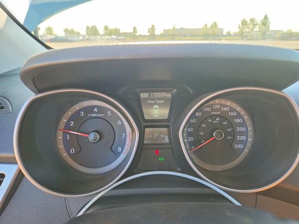 2014 HYUNDAI ELANTRA STD, Style, Tech — ODOM