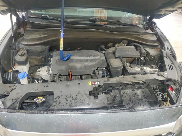 2020 HYUNDAI SANTA FE SE — Engine bay