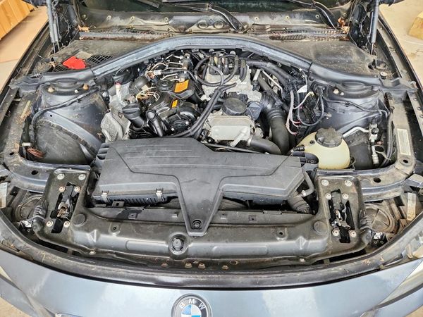 2013 BMW 328 SA — Engine bay